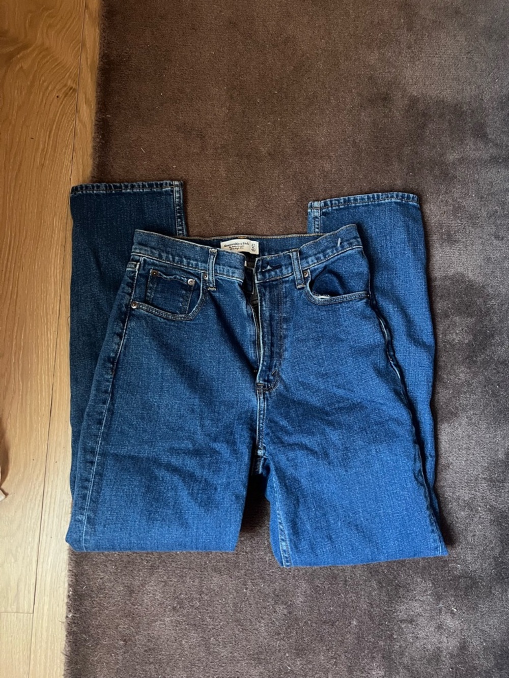 Abercrombie and Fitch ultra high-rise ankle straight Jean - Picture 2 of 4